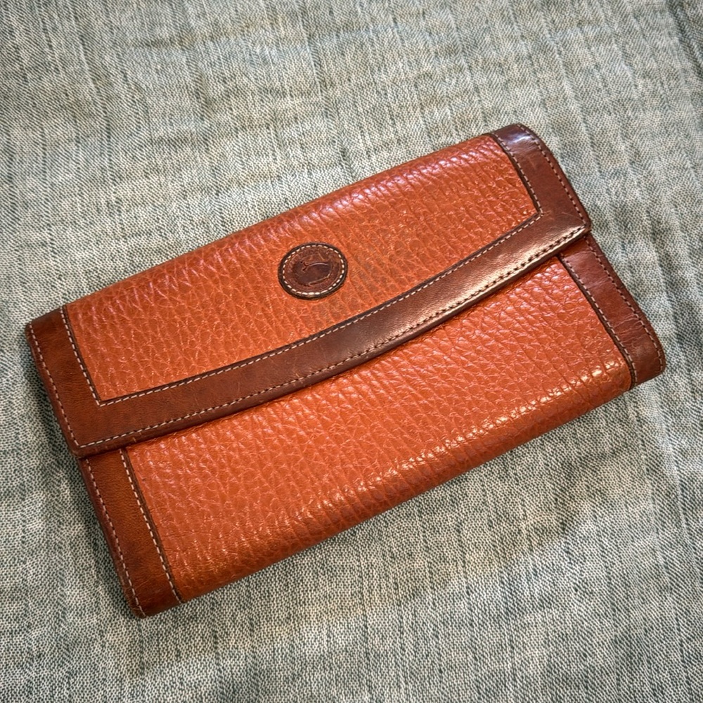 Vintage leather Dooney and Bourke wallet